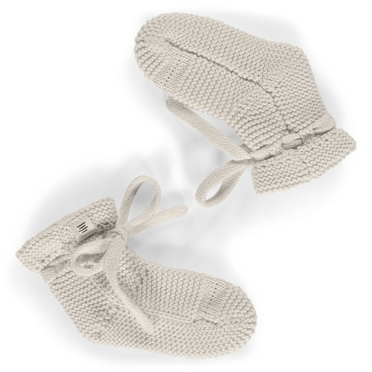 Ivory kleurige babysokjes 