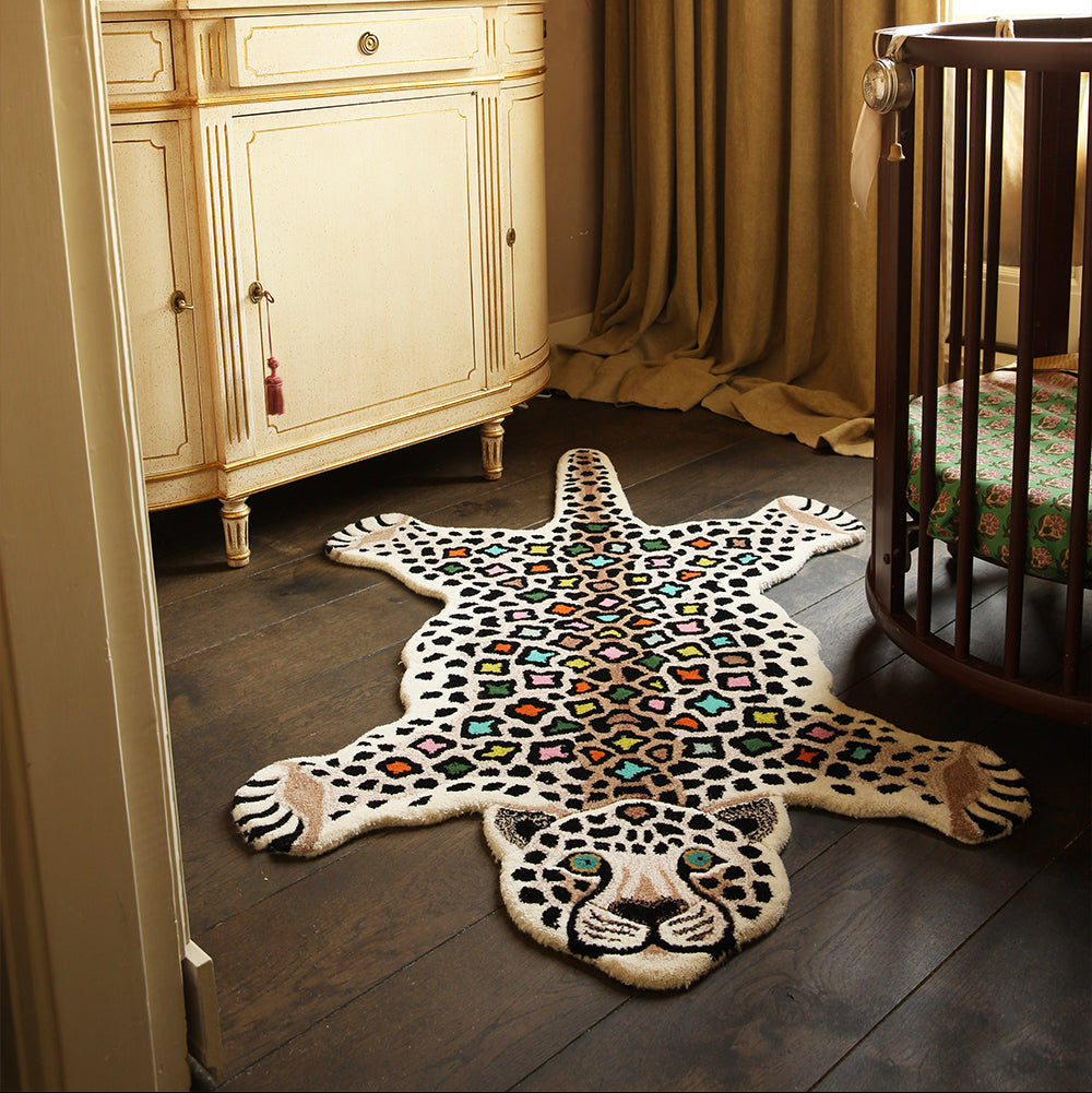 Doing Goods Disco Leopard Rug verkrijgbaar in small, large en extra large.