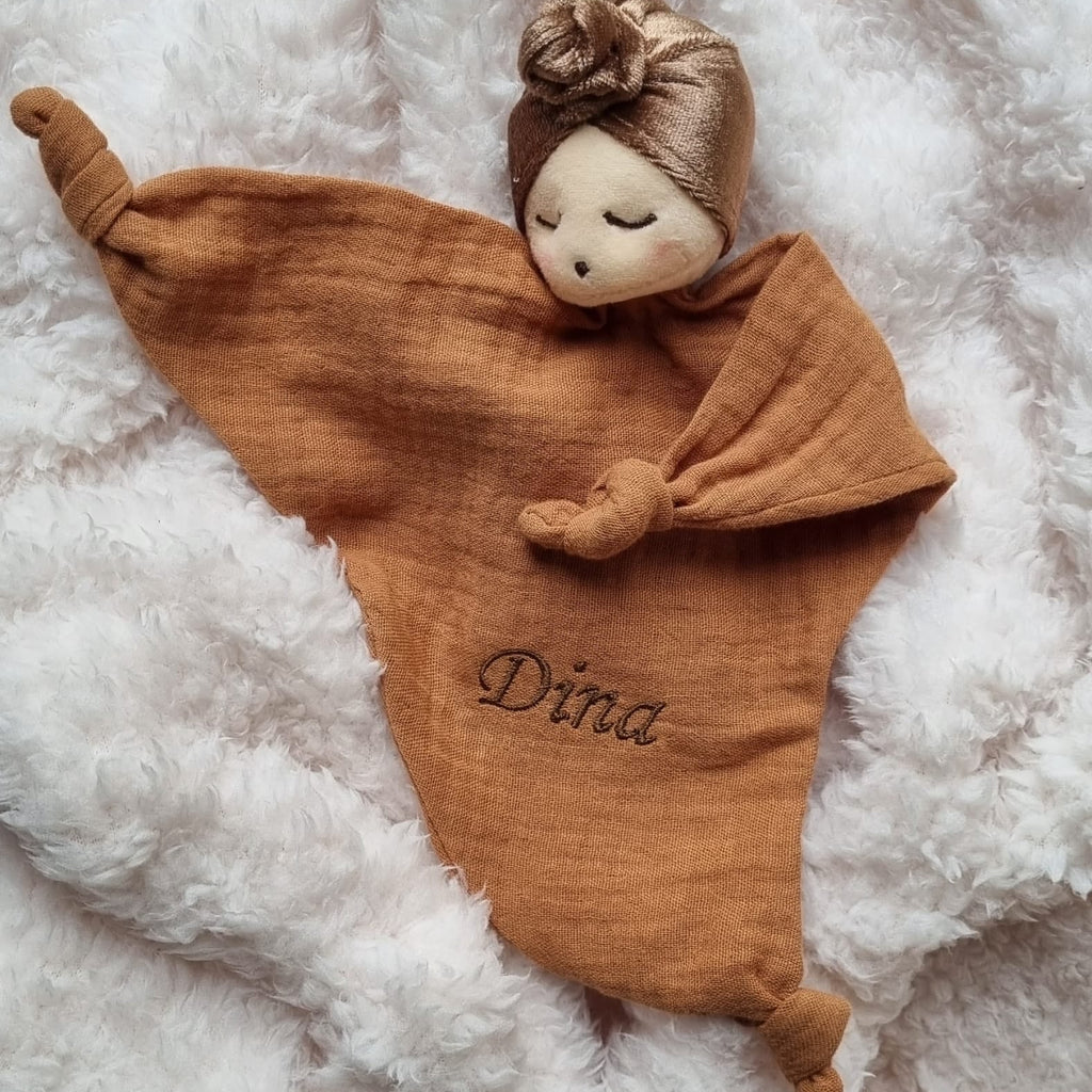 Gepersonaliseerd knuffeldoekje beige, een beige doekje met een hoofdje erop.