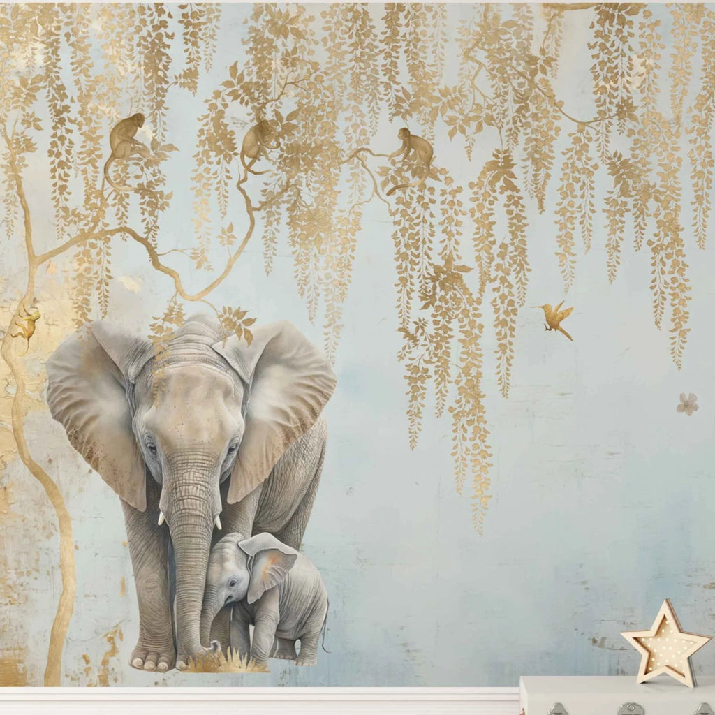 Fleur des Fleurs Behang Elephant Hug Blue Gold in vlies en vinyl.