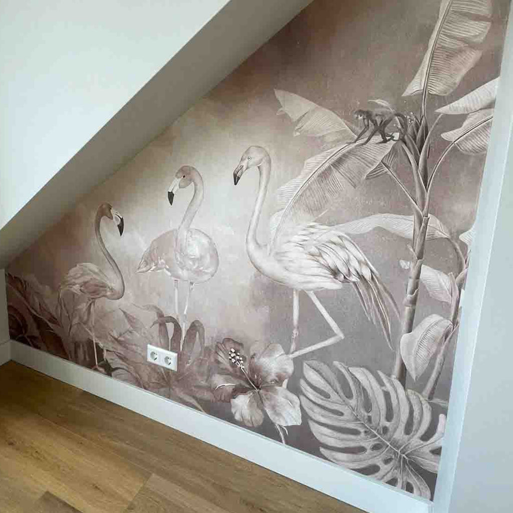 Fleur des Fleurs Behang Taupe Flamingo’s in vlies en vinyl.
