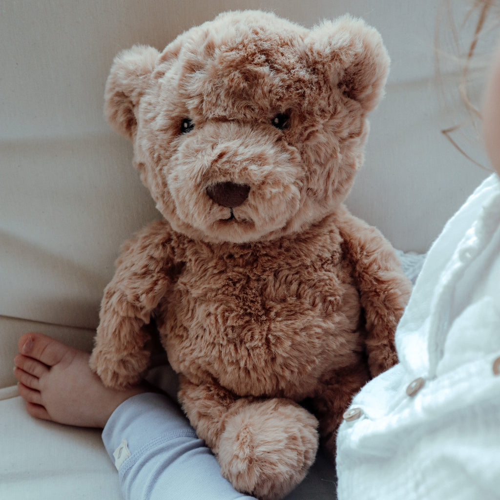 Flow Amsterdam Hartslag Baby Knuffel Beer in beige en bruin. USB oplaadbaar. 