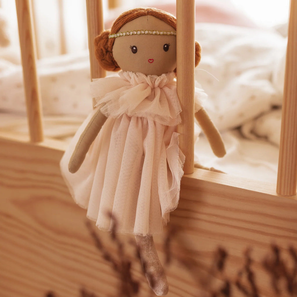 Handgemaakte knuffelpoppen Mrs. Ertha