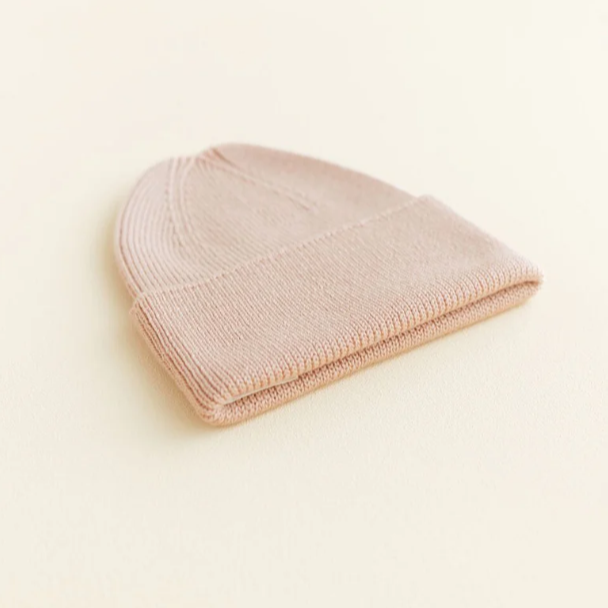 Hvid Beanie Fonzie Mutsje Newborn in kleur apricot