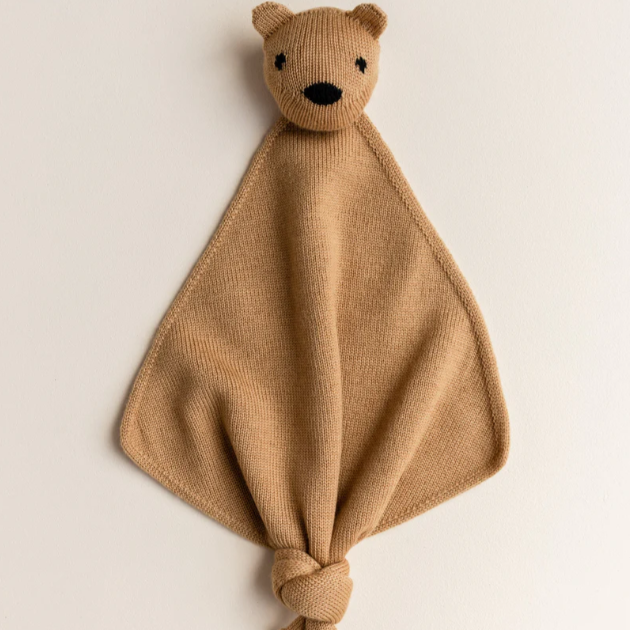 Hvid Teddy Toki Ochre Knuffeldoekje gemaakt van merinwol. Verkrijgbaar in verschillende kleuren. Mogelijkheden tot personaliseren.