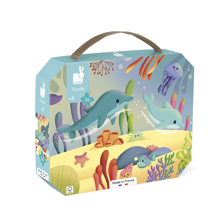 Deze mooie panoramische kartonnen puzzel uit 36 stukken met zeedieren als thema neemt uw kind mee op een ontdekkingsreis om verschillende zeedieren te herkennen. Er is tevens 1 poster meegeleverd om uw kind te helpen met het voltooien van deze puzzel. 