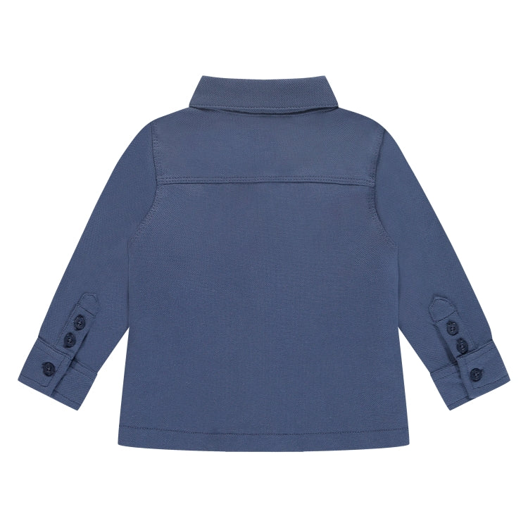 Een donker blauwe long sleeve met knoopjes
