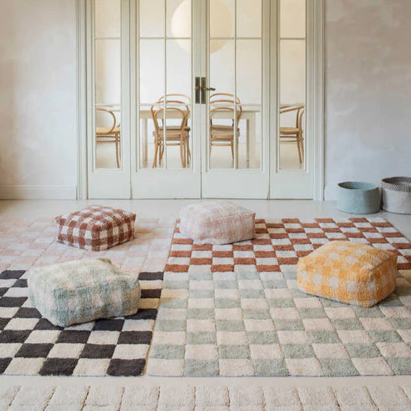 Lorena Canals - Poef - Vichy Honey. Rechthoekige poef, goud geel en wit geblokt.