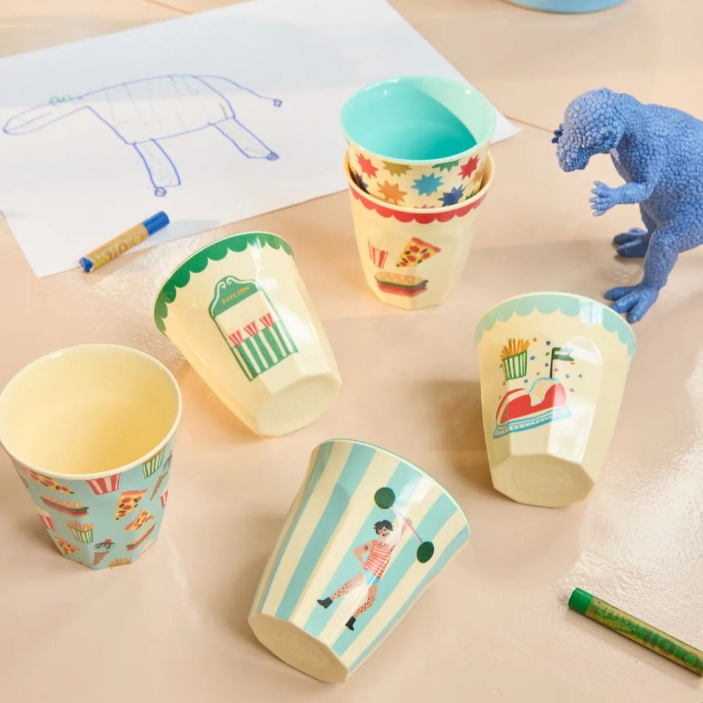 Rice Beker set van  kinderbekers, 160 ml, 6 verschillende bekers in de thema circus, blauw.