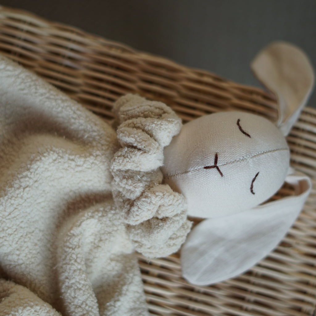 Knuffeldoekje knuffelkonijn gemaakt van katoen, handgemaakt. 