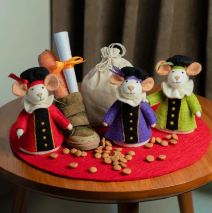 Sjaal met verhaal 3 gekleurde pietjes Sinterklaas