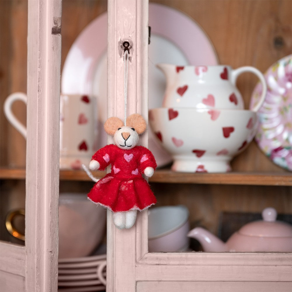 Sjaal met verhaal Hanger Muis Rood met roze hartjes gemaakt van wolvilt.