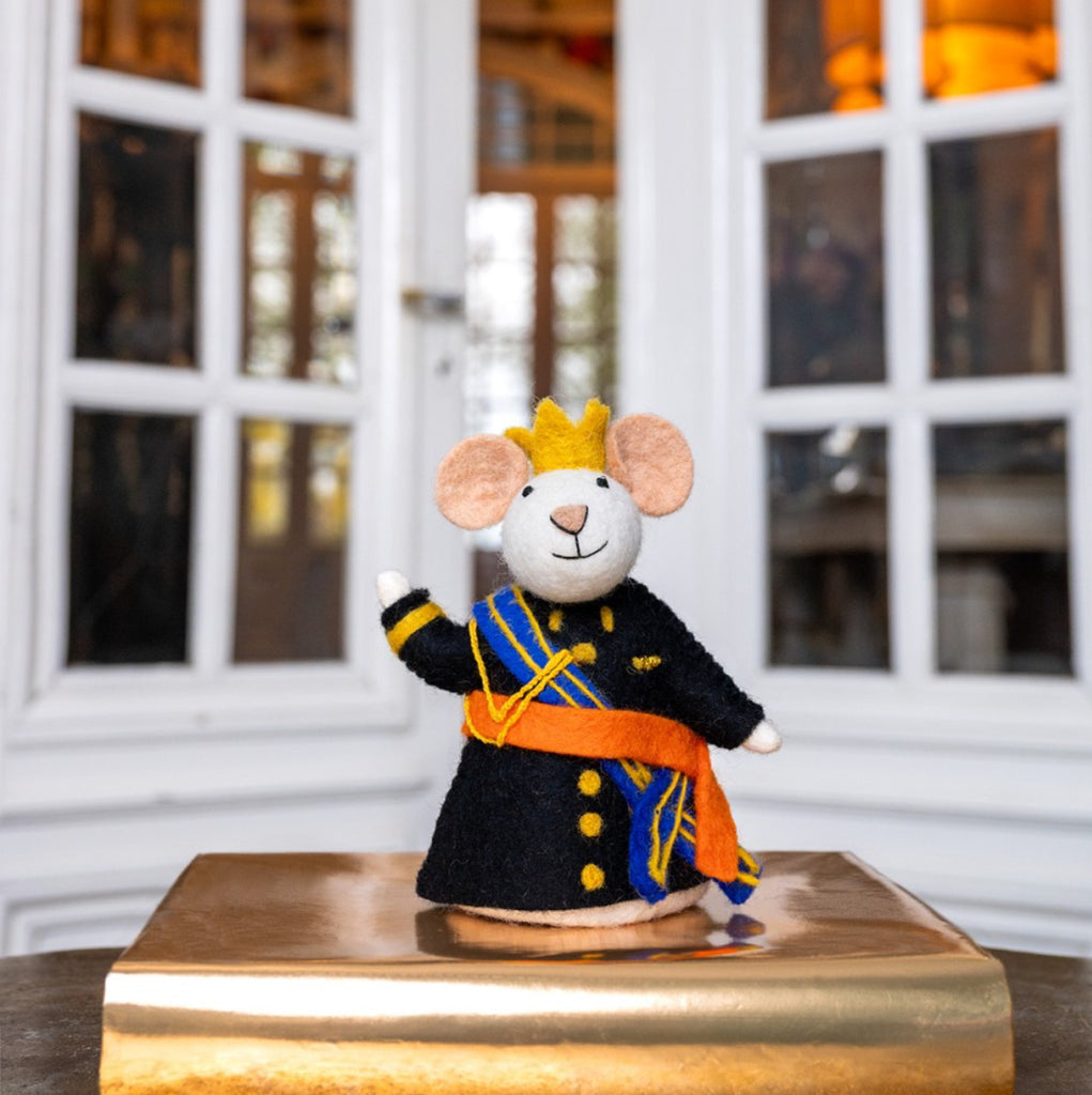 Sjaal met verhaal decoratie Koning & Koningin Muizen gemaakt van wolvilt.