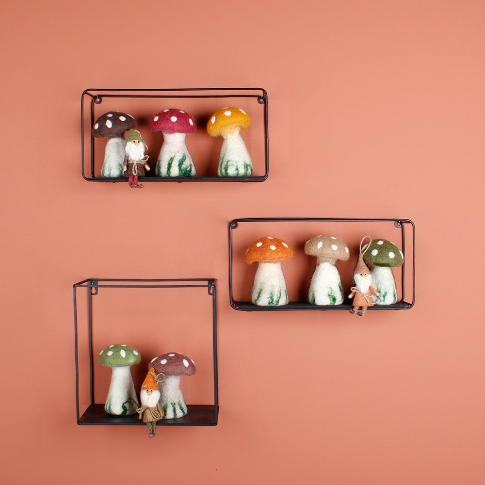 Sjaal met verhaal decoratie paddenstoelen van vilt in verschillende kleuren. 