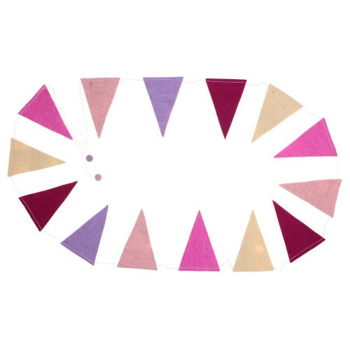 Vlaggetjes gemaakt van vilt in de kleur roze, beige en lila. Mogelijkheid tot personaliseren.