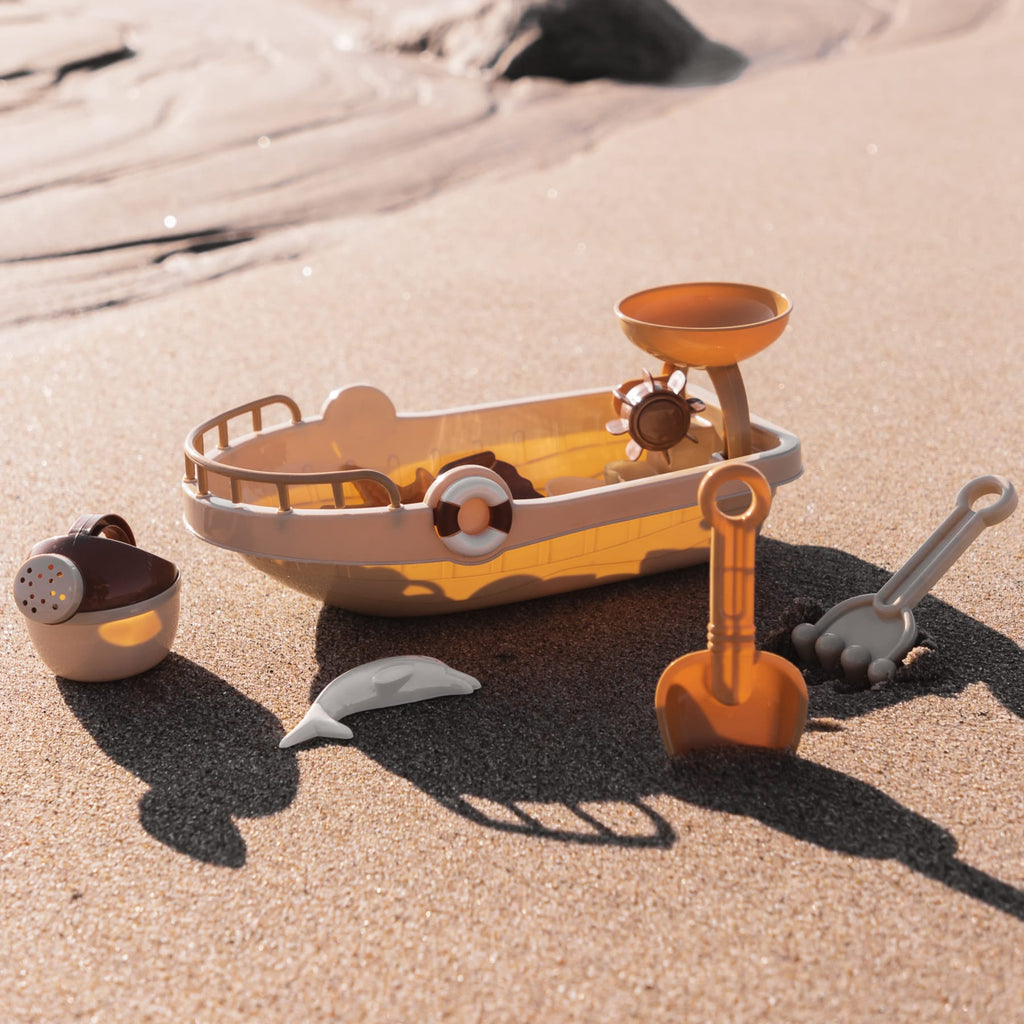 Speelgoed voor kinderen op het strand