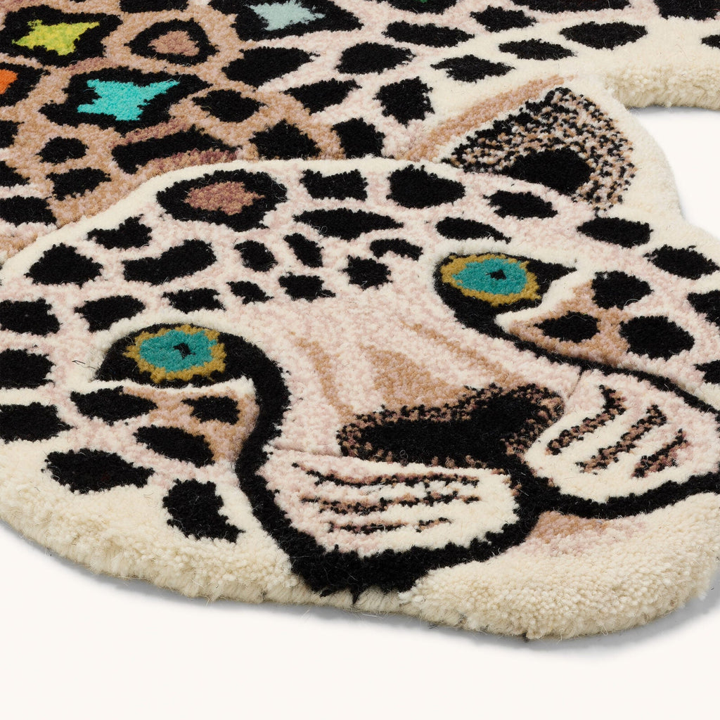 Doing Goods Disco Leopard Rug verkrijgbaar in small, large en extra large.