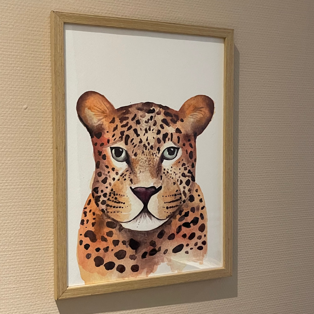Poster van een lieve tijger in houten lijst, handgeschilderd in aquarel. 